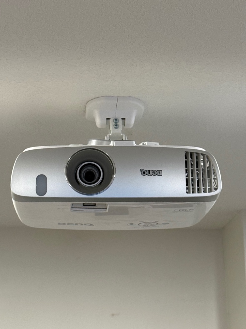 BenQ HT2050A -1080P Home Theater Projector - 2200 Lumens